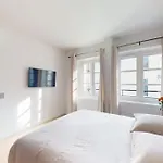 A Pearl Of Paris